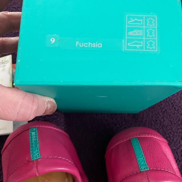 Tieks—Fuchsia pink. - Picture 2 of 5